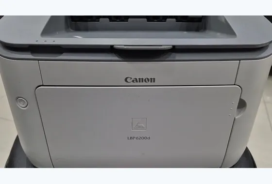 Máy in cũ Canon LBP 6200d đã qua kiểm tra, bán tại Tin Học HT